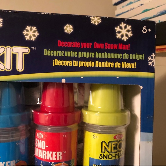 NWT GLOW Snowman decorating kit new in box - Picture 4 of 9